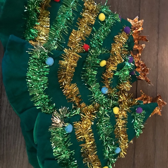 Fun Holiday Hats - Picture 6 of 7